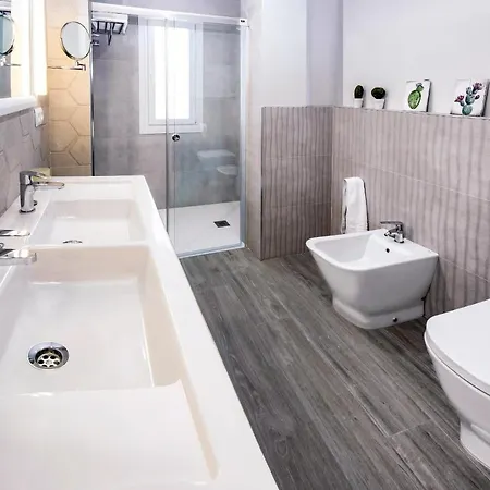 아파르타멘토스 페를라 마리나 아파트 *