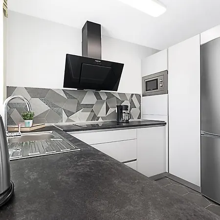 아파르타멘토스 페를라 마리나 아파트 *